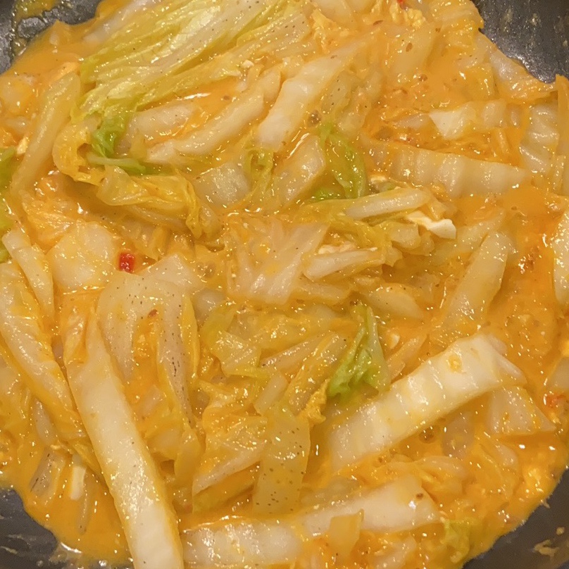蟹膏油酱和咸鸭蛋黄炒白菜的做法