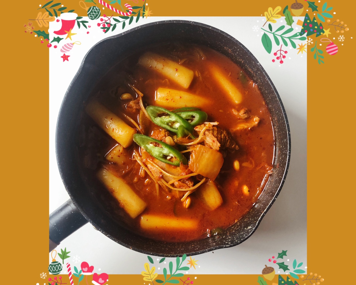 【Larissa’s疯狂der厨房】饭扫光的韩式年糕排骨泡菜汤！的做法