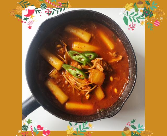 【Larissa’s疯狂der厨房】饭扫光的韩式年糕排骨泡菜汤！