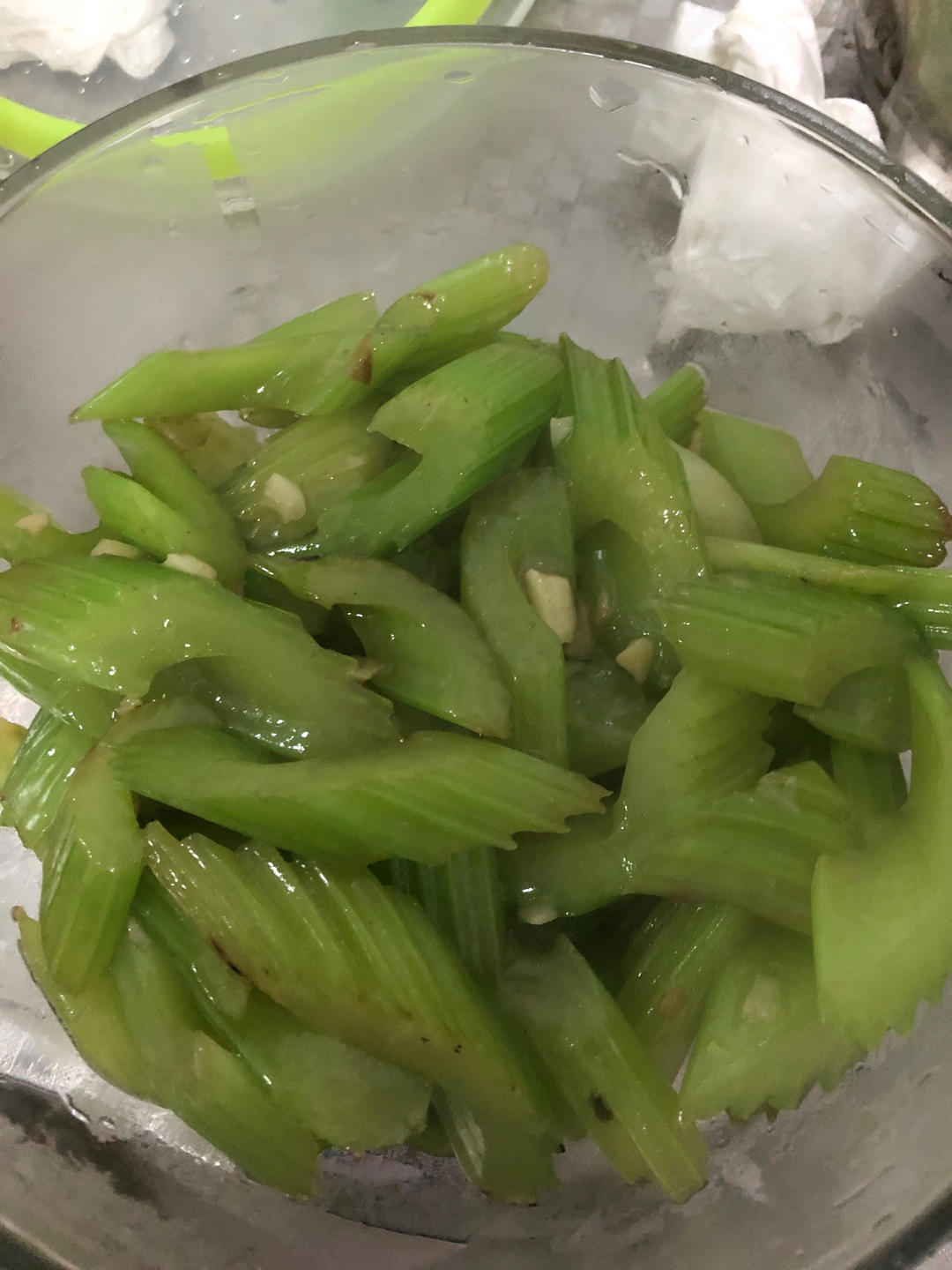 究极解油腻好菜：蒜炒西芹
