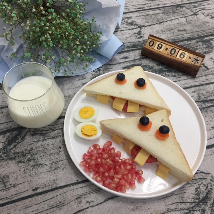 一朵美厨：怪兽吐司三明治——吐司的第N加1种吃法