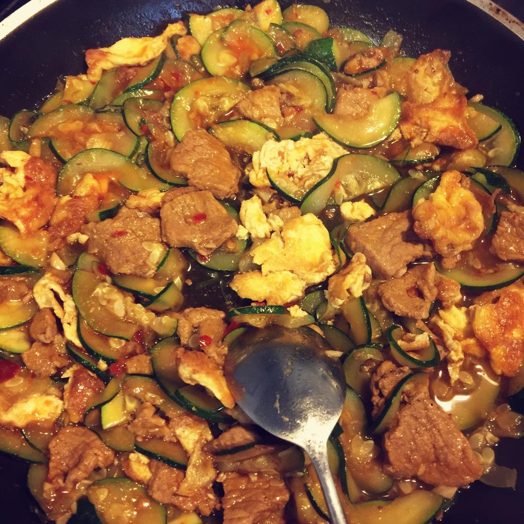 西葫芦炒肉片
