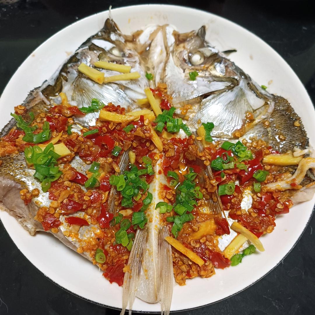 最好吃的剁椒鱼头（绝剁双椒）