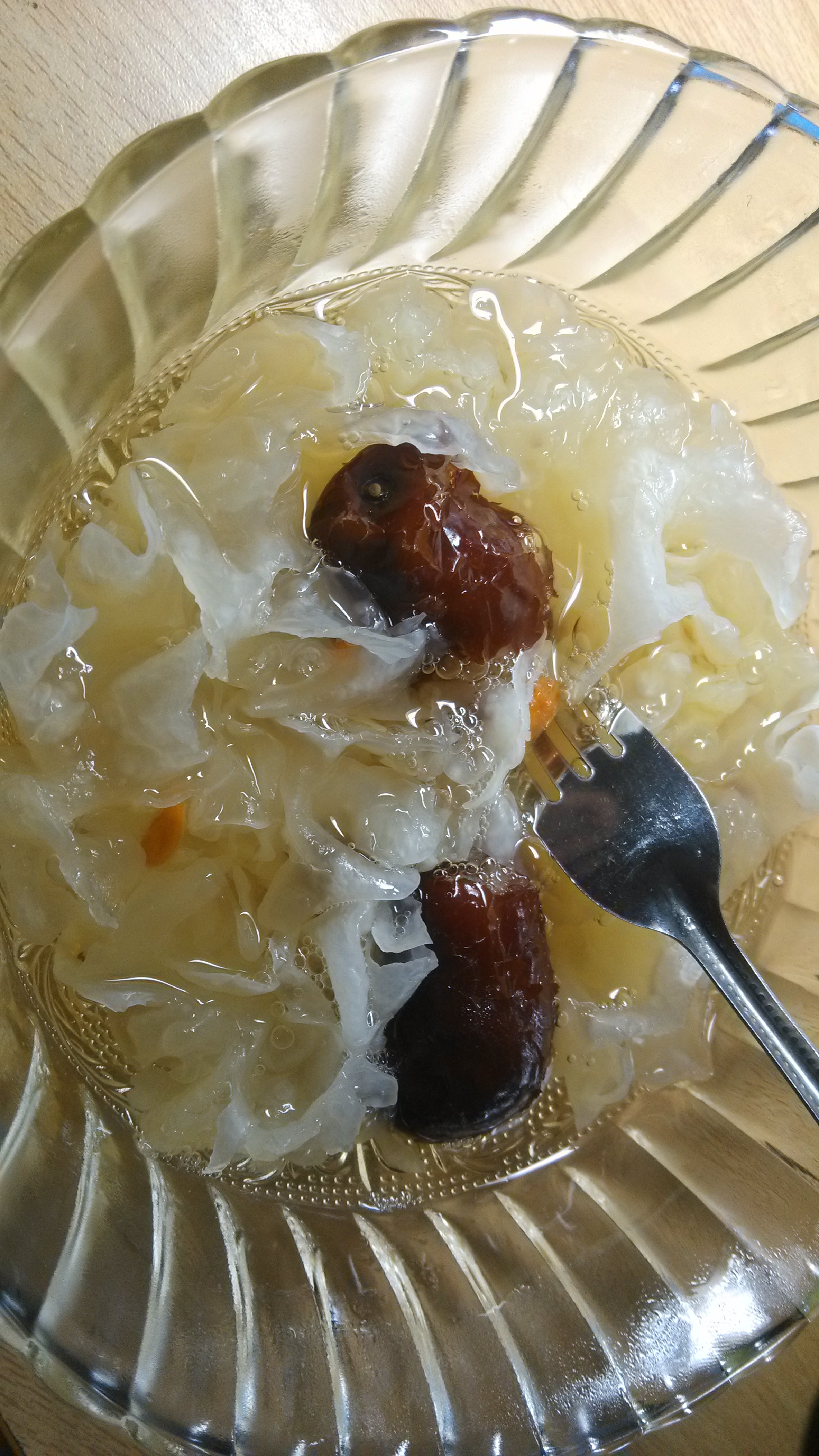 冰糖银耳红枣汤