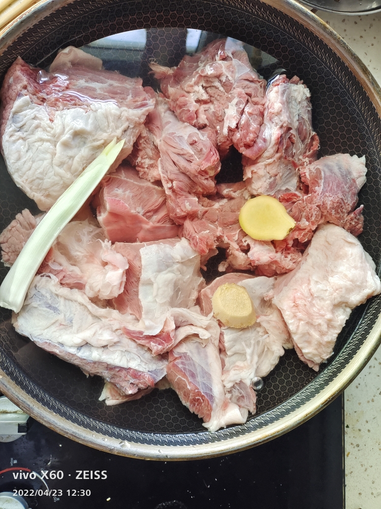 卤牛肉的做法 步骤3