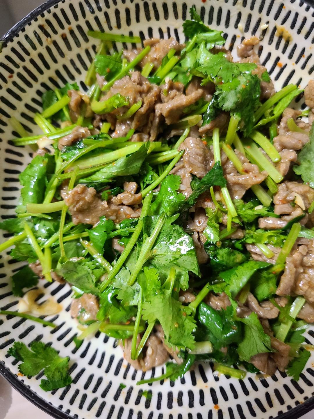 凉拌香菜牛肉