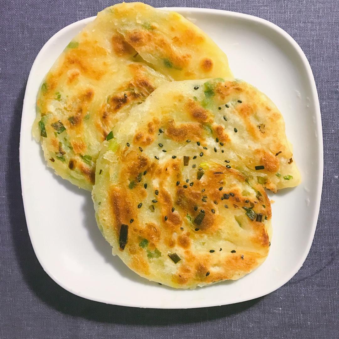 烫面葱花手撕饼