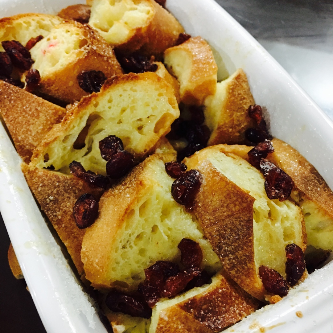 奶油法棍蓝莓布丁