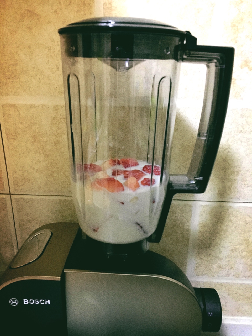 草莓奶昔的做法 步骤4