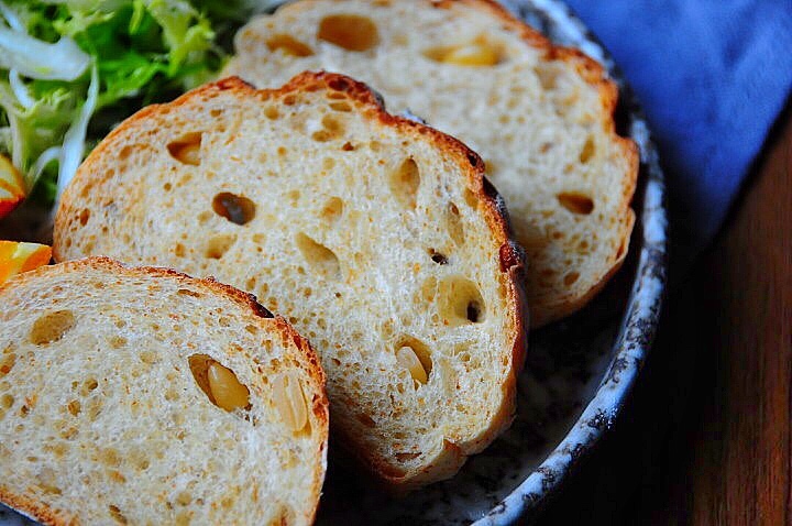 亚麻籽松子面包