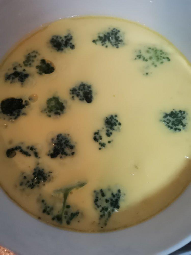 西兰花虾仁蒸蛋