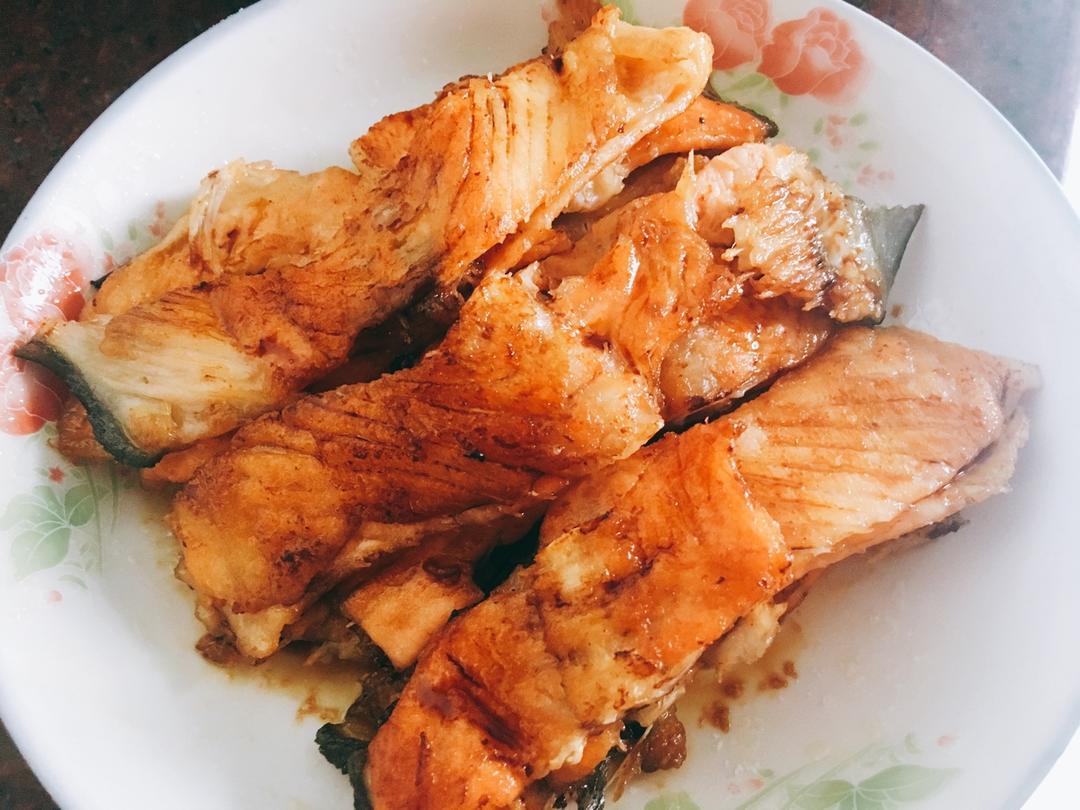 香煎三文鱼骨
