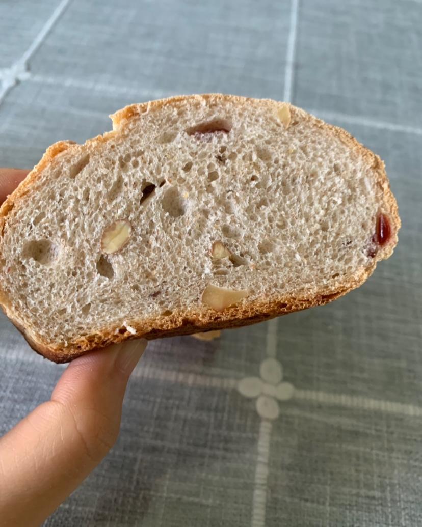 全麦蔓越莓核桃软欧包