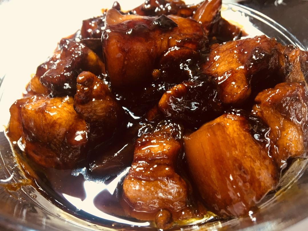 吃着碗里望着锅里的红烧肉