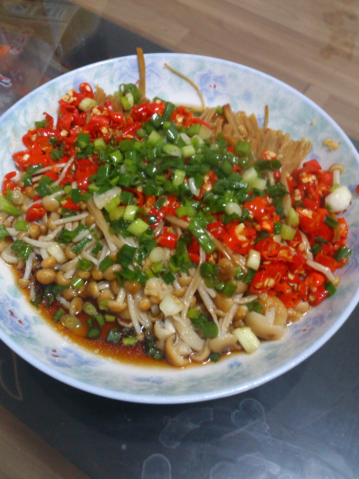 剁椒金针菇