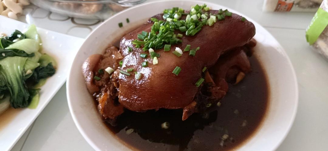 【红烧肘子】（家庭版卤蹄膀）