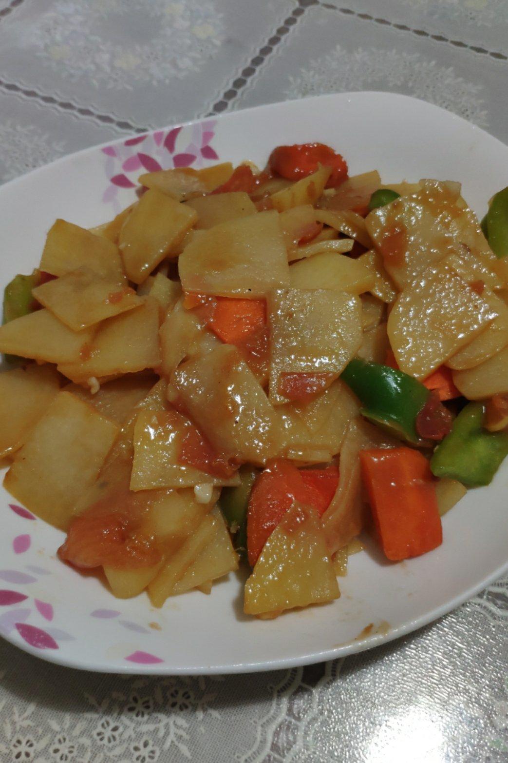 青椒番茄土豆片