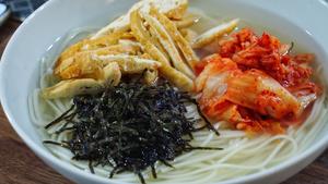 韩式油豆腐泡菜面的做法 步骤5