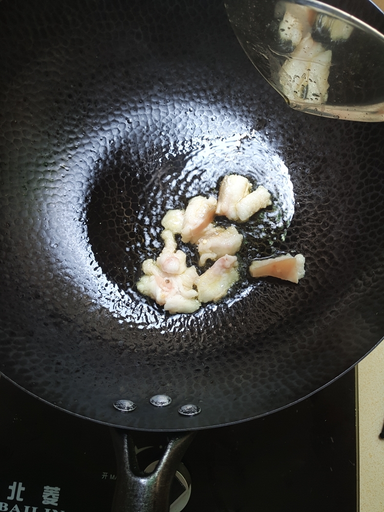 下饭神器 扁豆炒肉的做法 步骤3