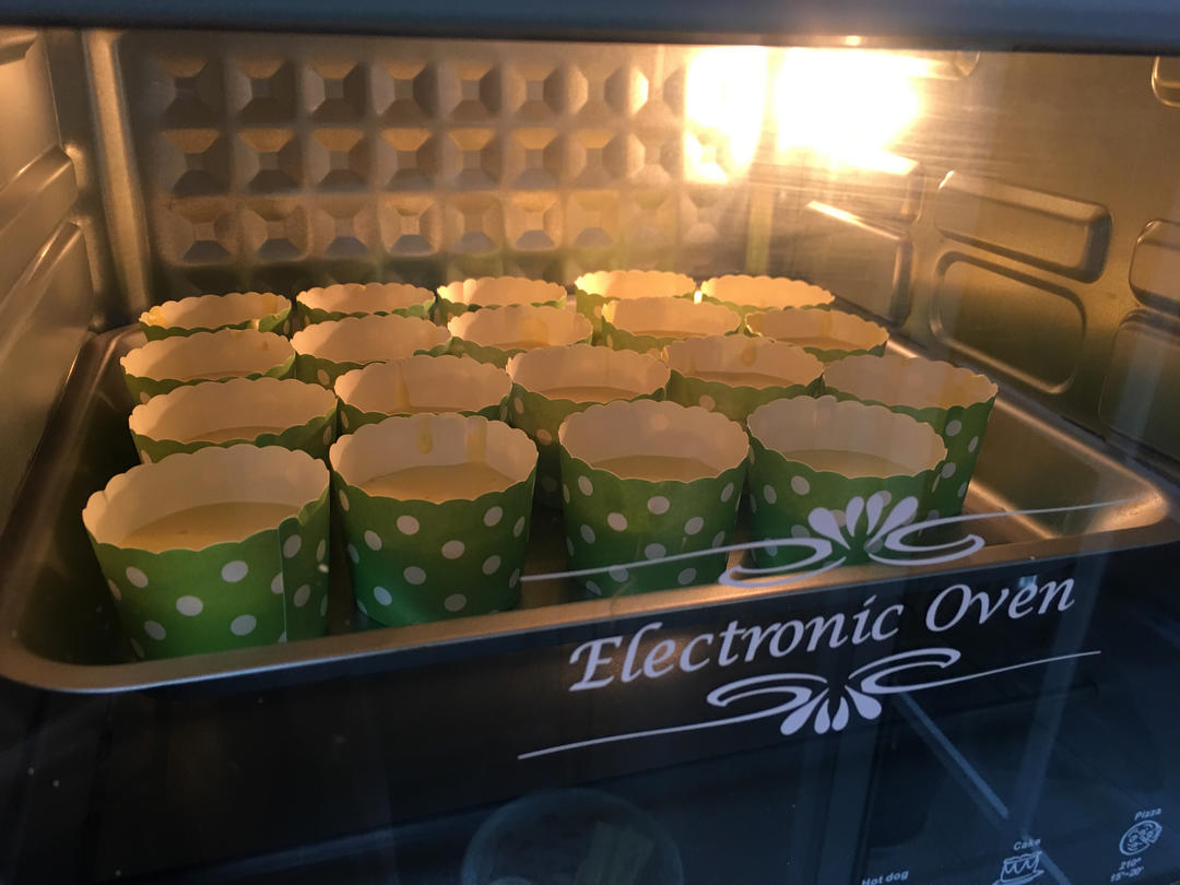 纸杯蛋糕 8寸戚风蛋糕的量