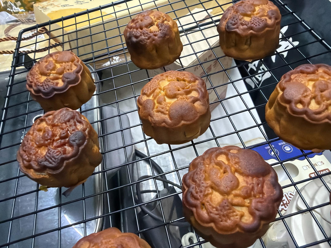 广式月饼——蛋黄莲蓉月饼