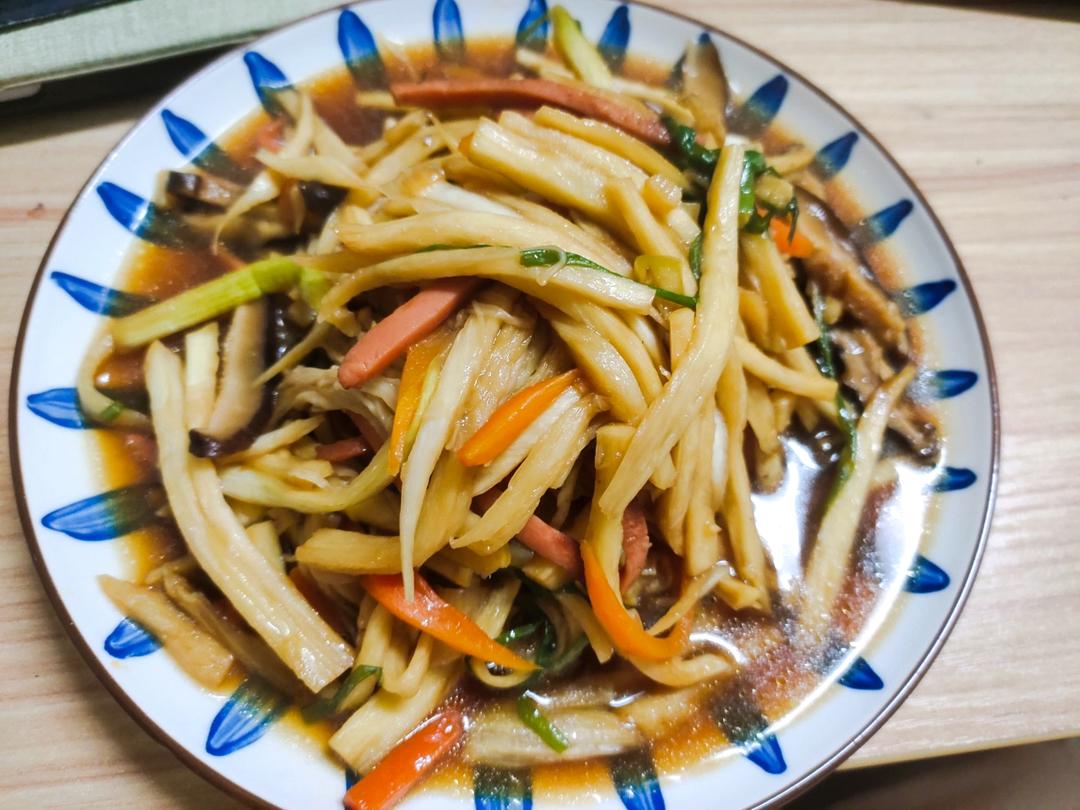 开胃又好吃——酸酸的茭白炒三丝