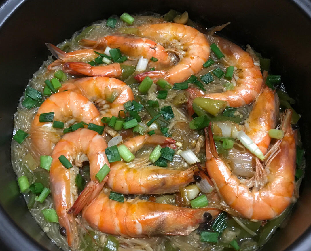 简单易上手的金针菇粉丝虾煲