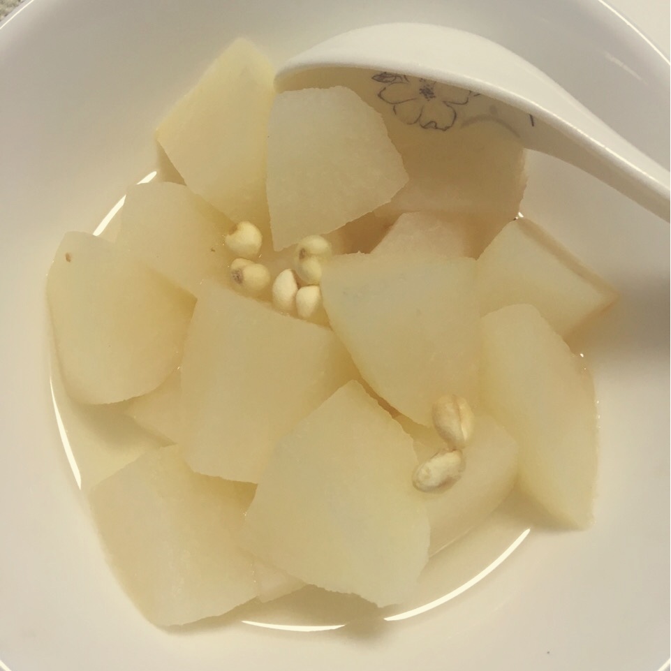 川贝冰糖炖雪梨