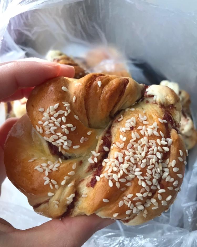 宝宝辅食：宝宝版豆沙面包卷-12M+