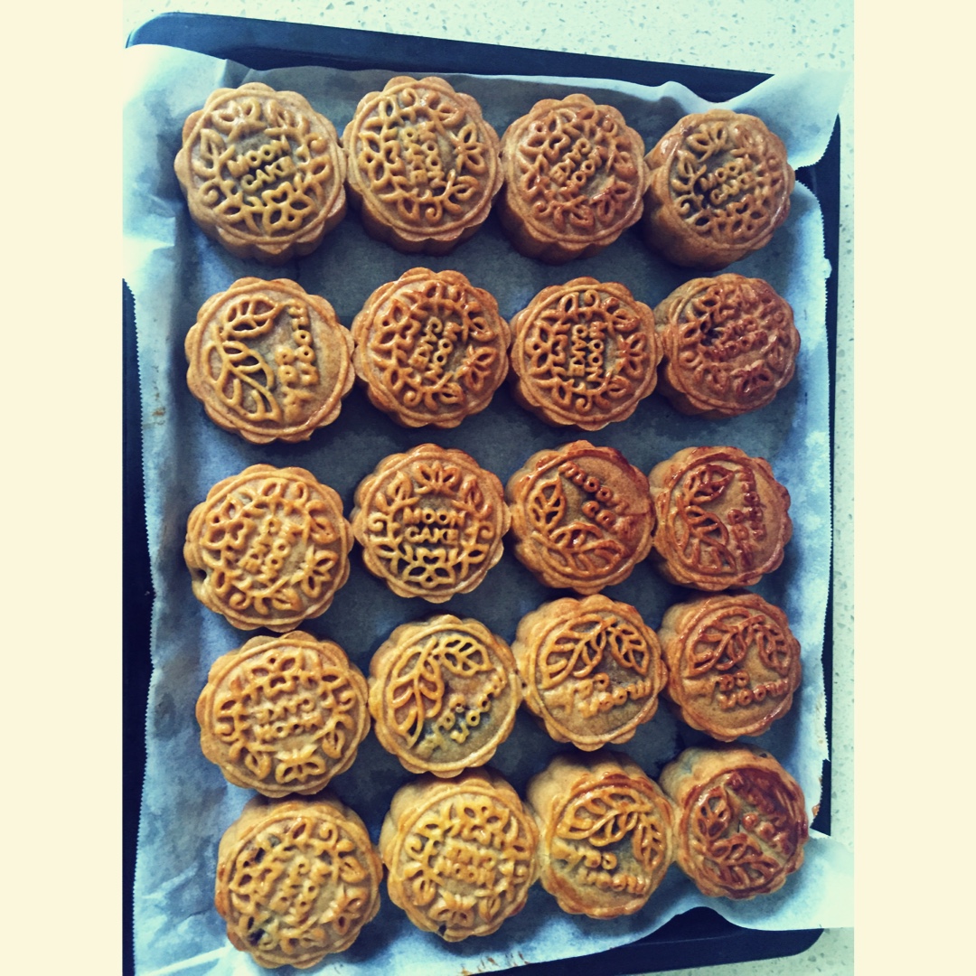 广式月饼——蛋黄莲蓉月饼