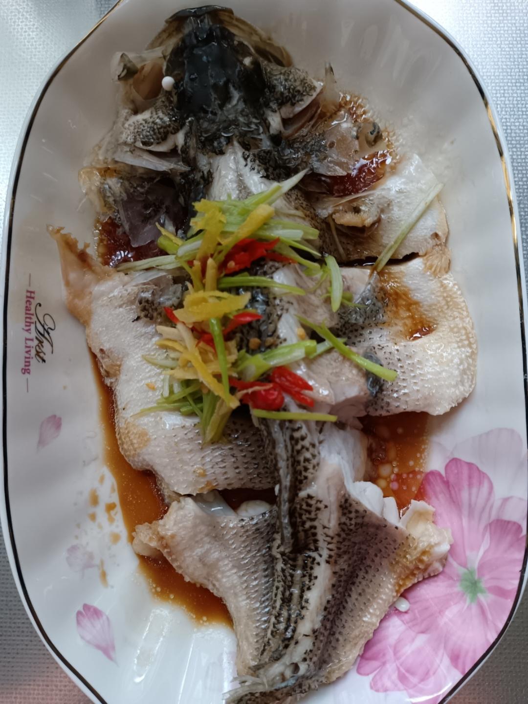 10分钟做 清蒸鲈鱼 （附切鱼图解）