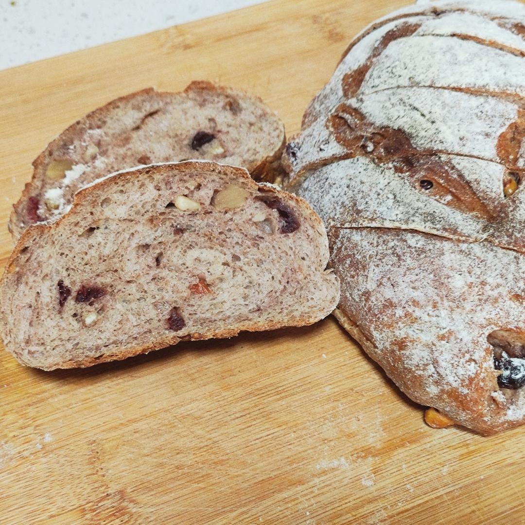 全麦蔓越莓核桃软欧包