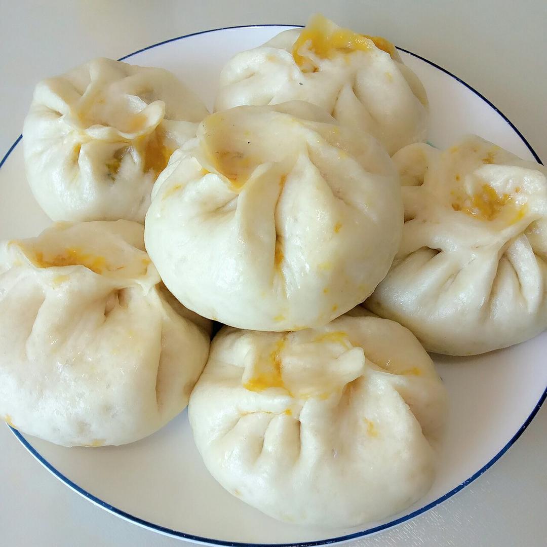 清晨食堂做的胡萝卜木耳鸡蛋素包子
