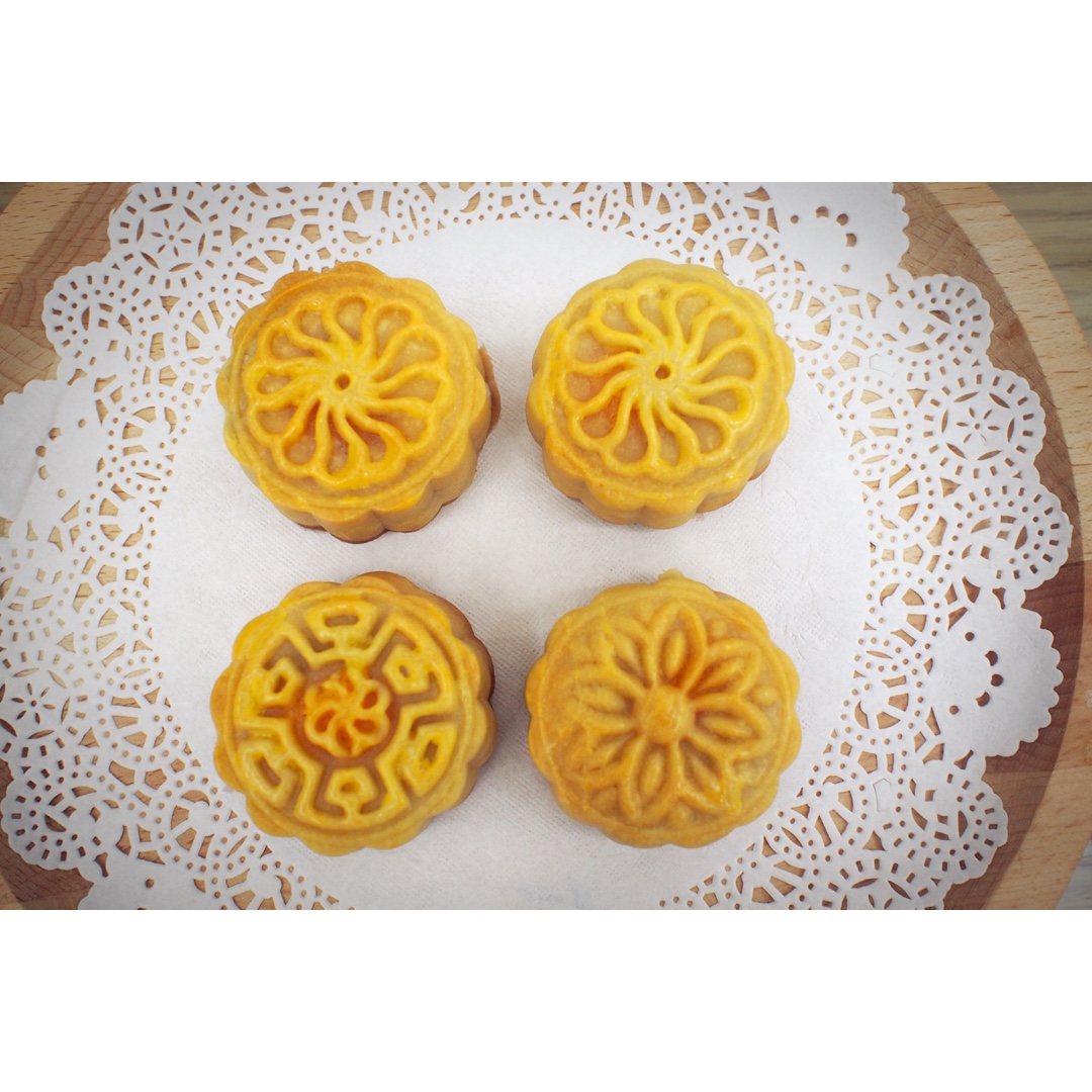 广式月饼——蛋黄莲蓉月饼
