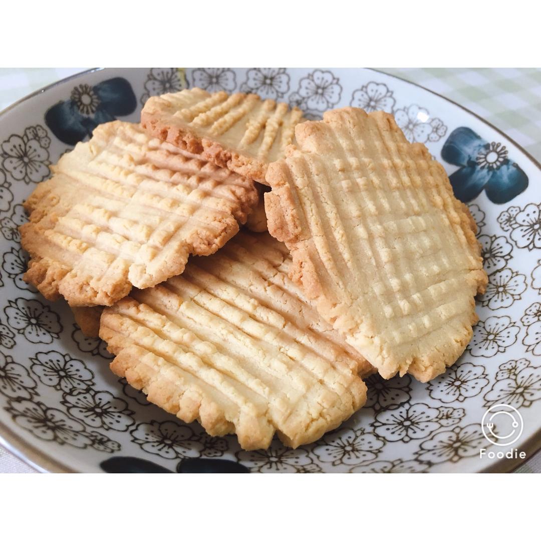 牛奶饼干