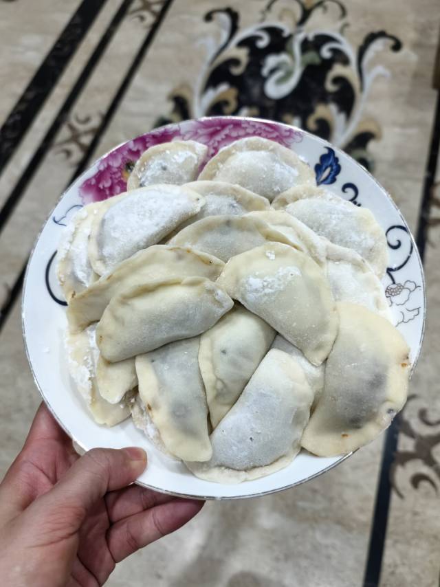 手工揉面三分钟，又韧又薄又好包的饺子皮