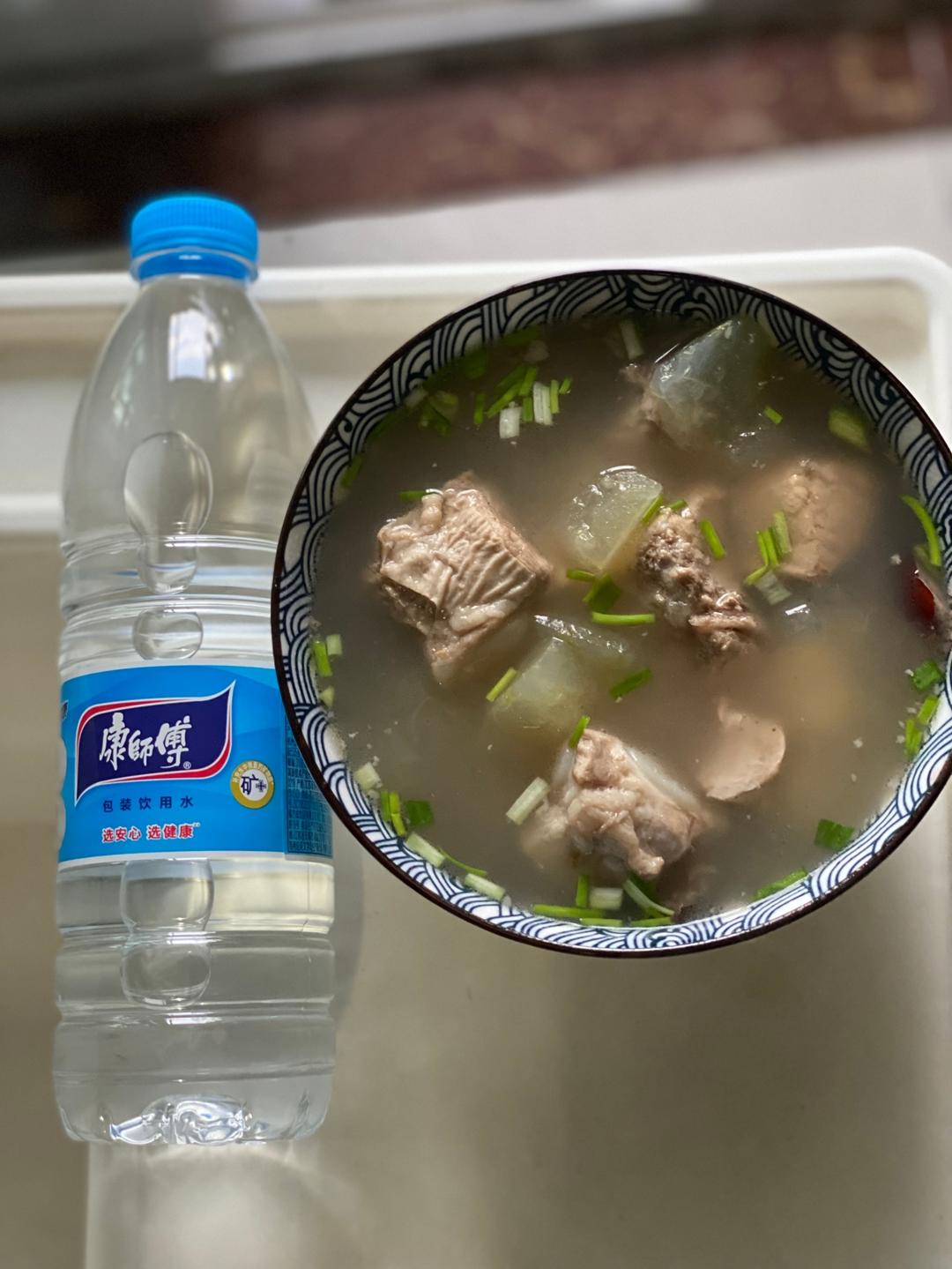 鲜美冬瓜排骨汤