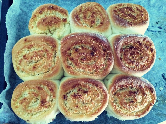 炼奶椰蓉面包卷