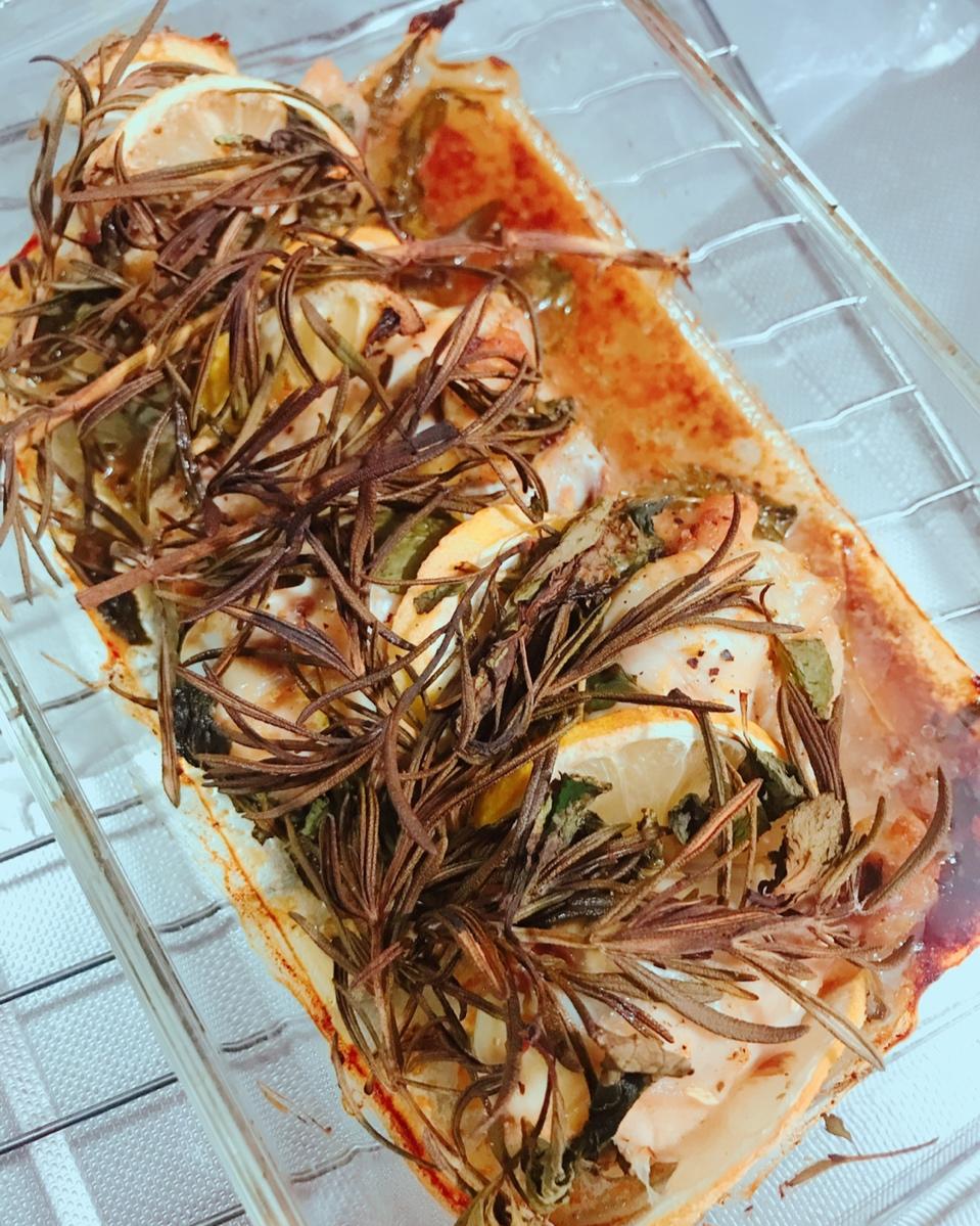 迷迭香柠檬烤鸡腿