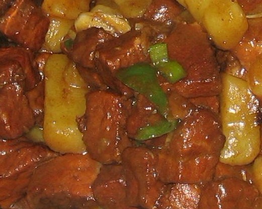 蒜香红烧肉炖土豆