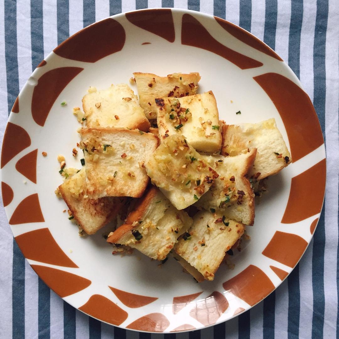 黄油蒜香吐司(平底锅版)