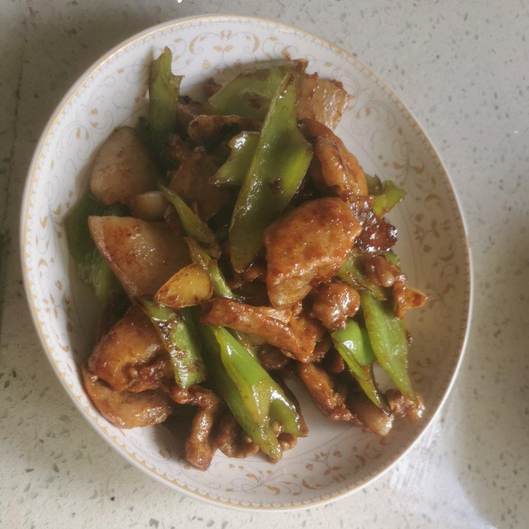 厨师长教你：“小炒肉”的家常做法，家常味很浓郁，先收藏起来