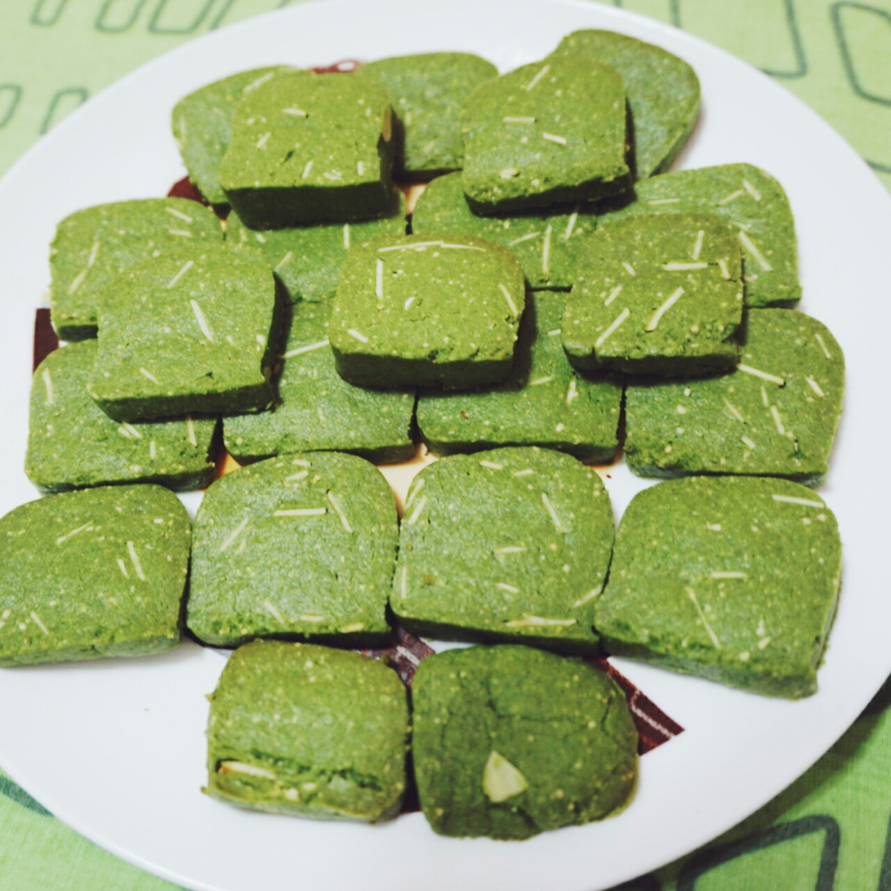 南墨姑娘做的抹茶杏仁饼干