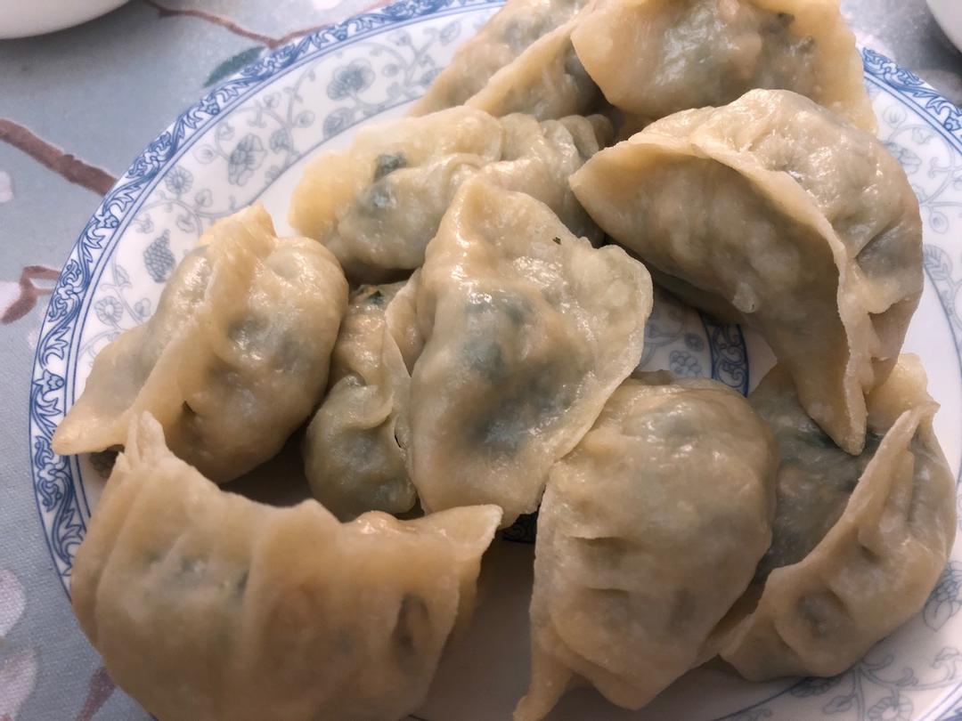 妈妈味道的萝卜缨烫面包子