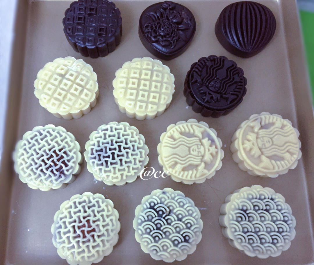 黑糖摩卡奶香椰蓉蔓越莓月饼