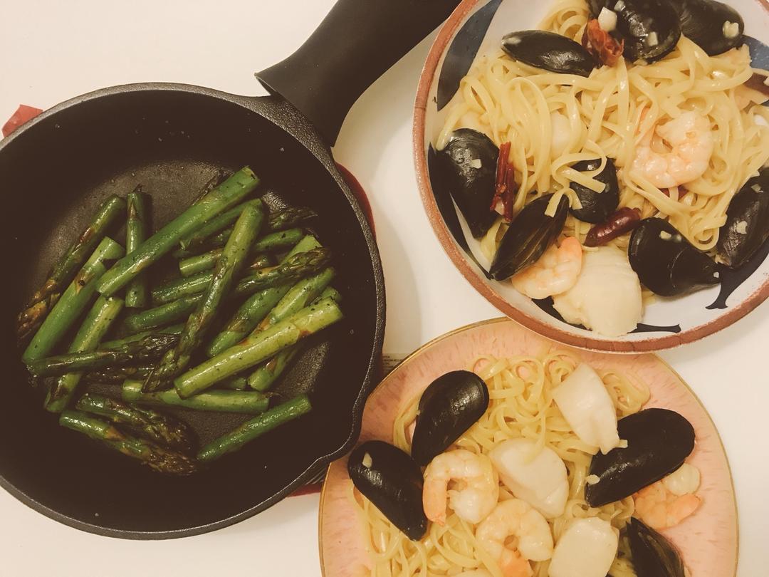 蒜香海鲜意大利面