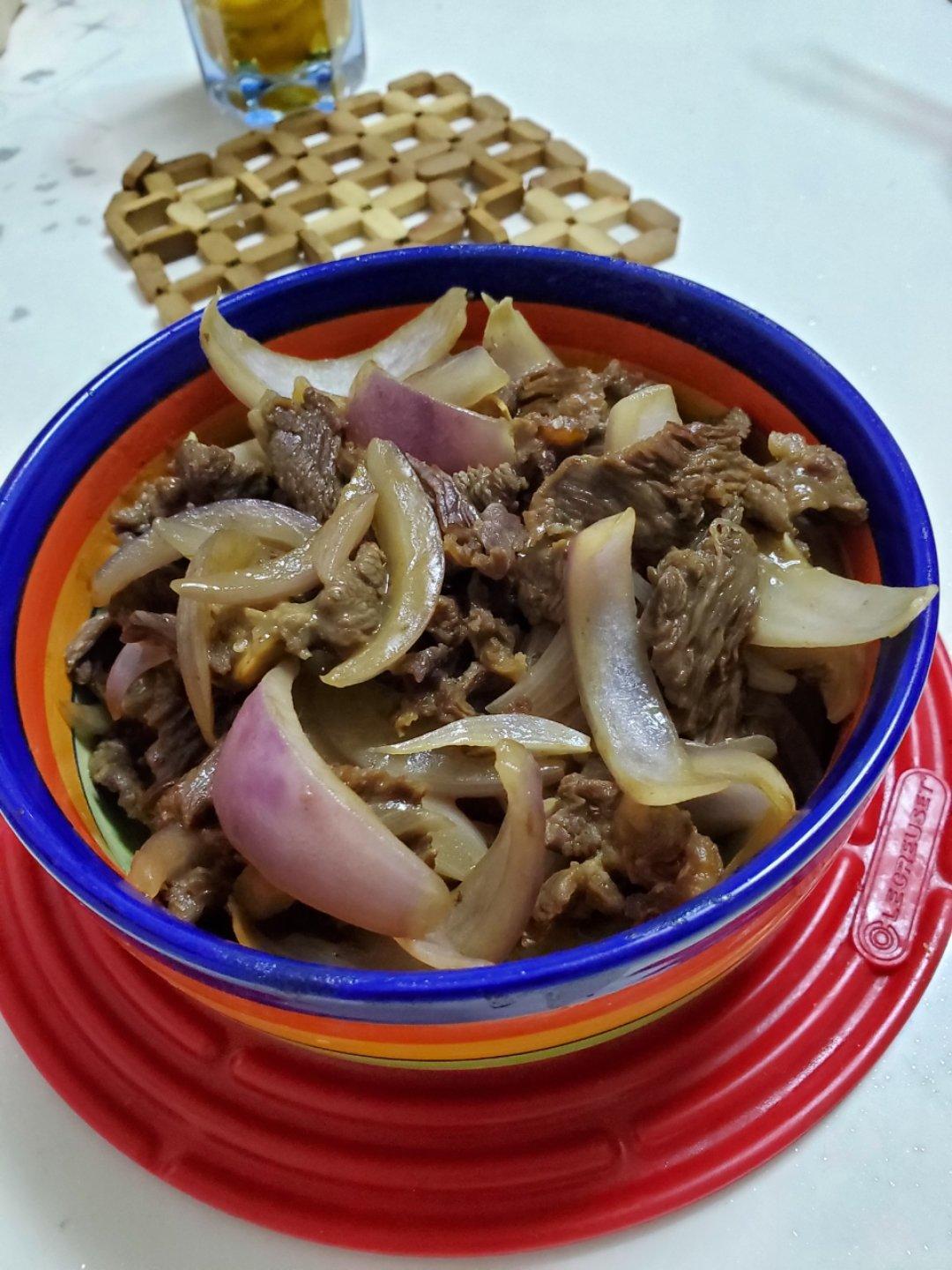 横扫亲朋好友的嫩牛肉腌制法—-洋葱炒牛肉