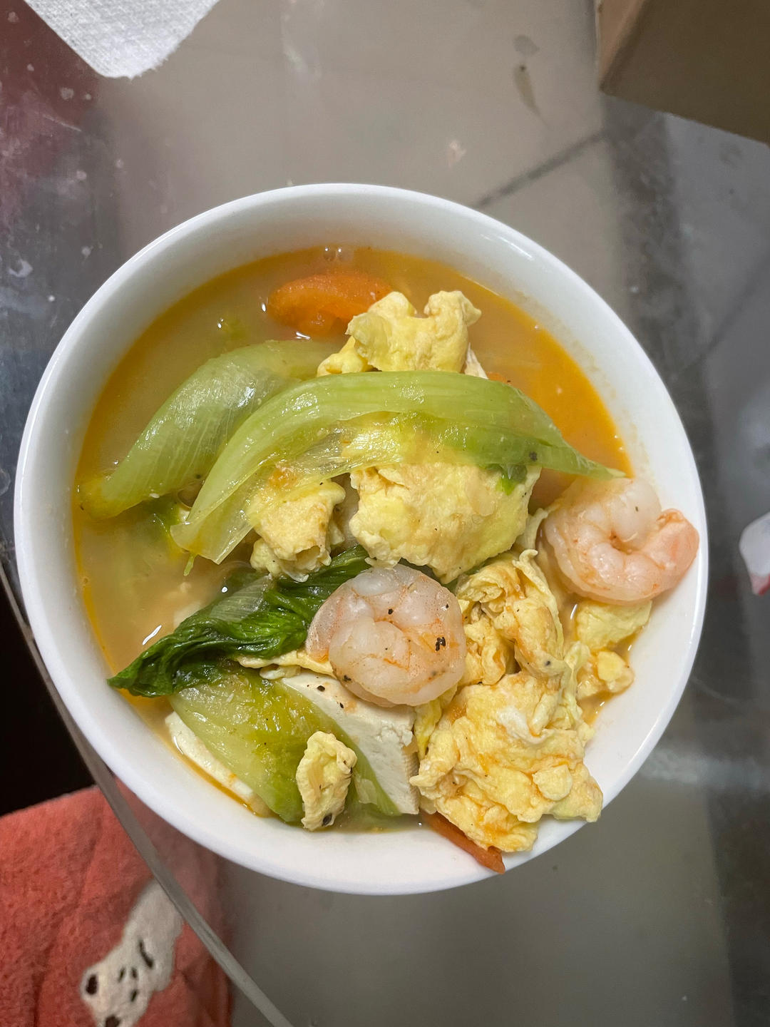 番茄西兰花虾仁豆腐鸡蛋汤