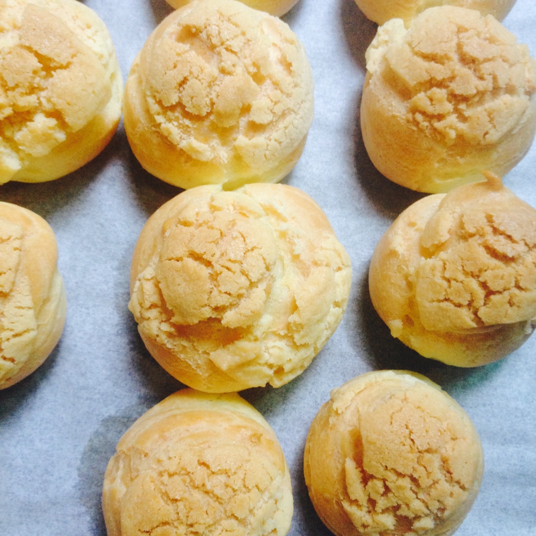 酥皮奶油泡芙--#皮黑森林#