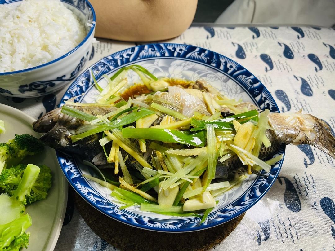 新手零失败的清蒸鲈鱼